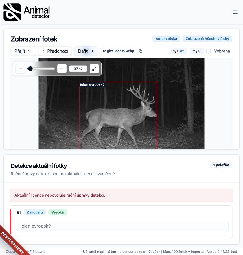 Zobrazení ilustrační fotografie jelena s vyznačenou detekcí a přiřazeným druhem jelen evropský. Ruční úpravy jsou v bezplatném režimu uzamčené.